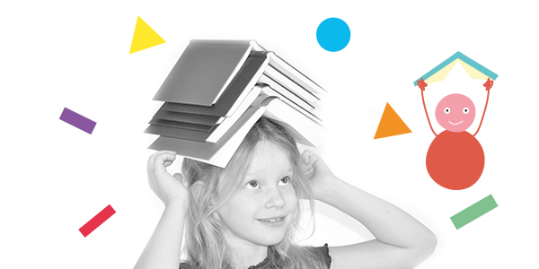 Petite fille avec des livres